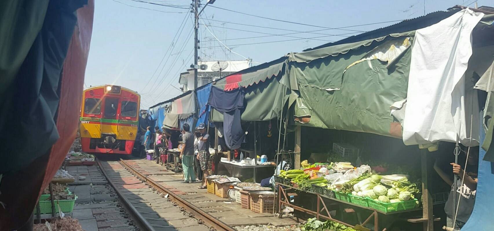 Maeklong Railway Market & Amphawa Floating Market