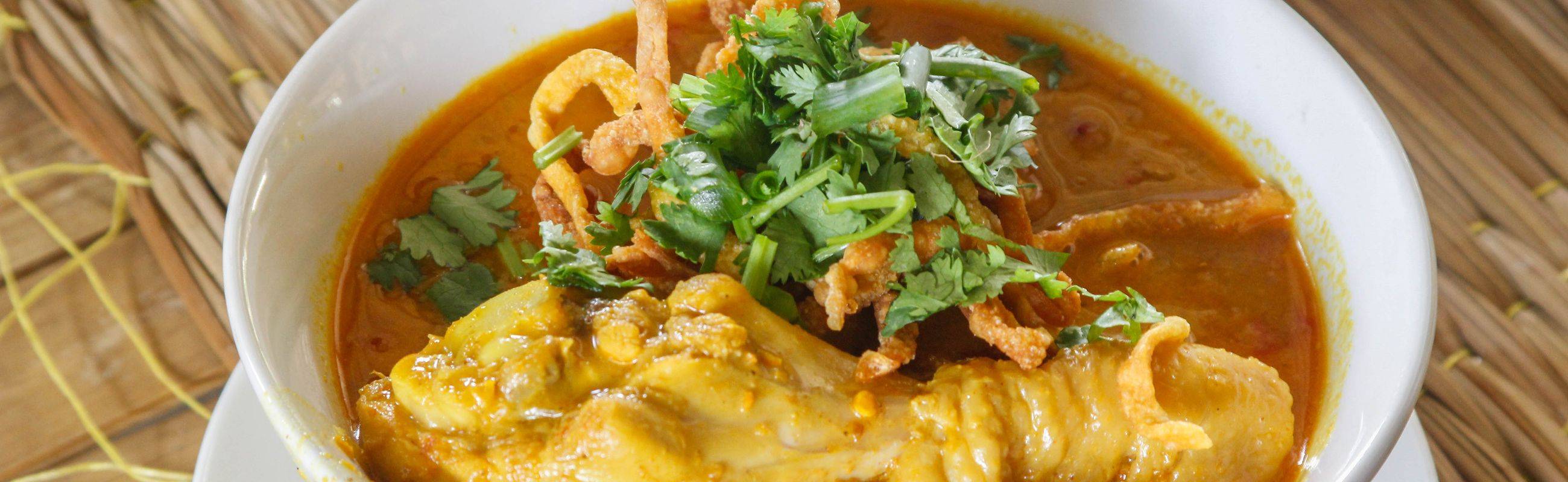 Cooking Thai Food with local people!