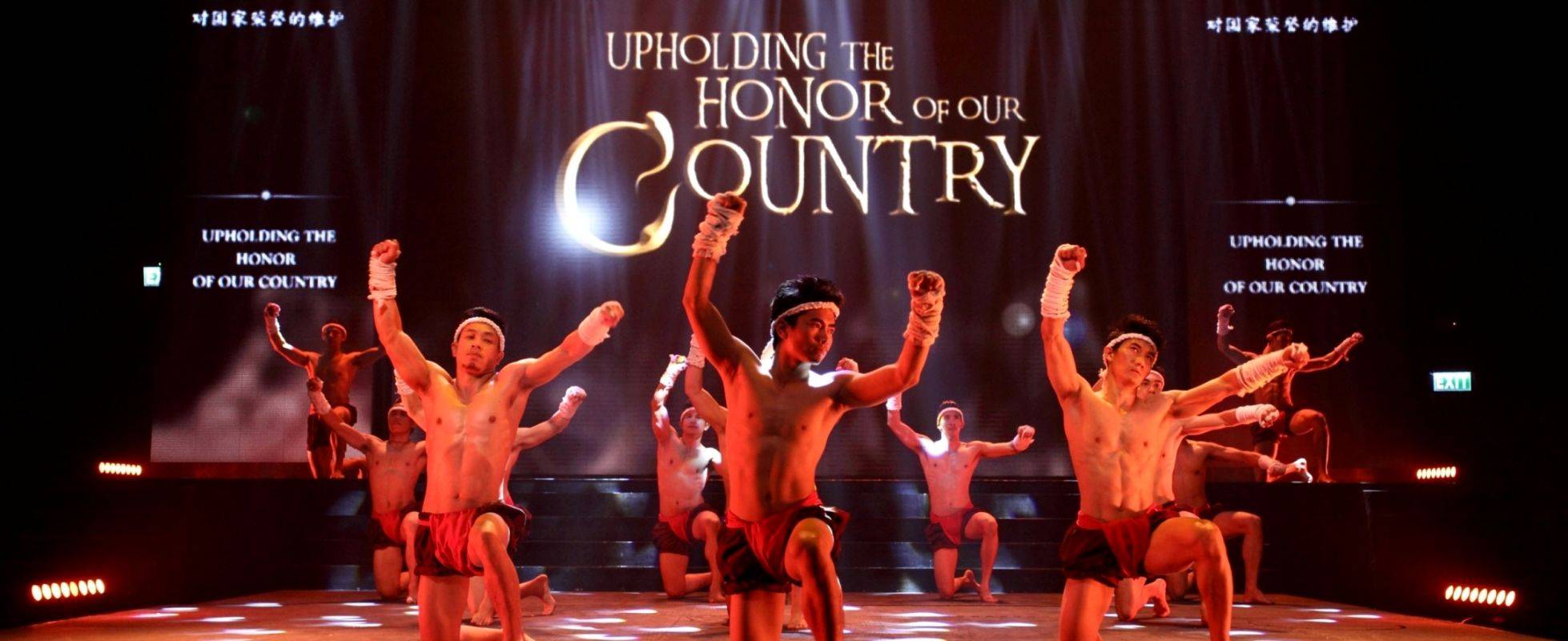 Muay Thai Live Show & Asiatique Night Market in Bangkok