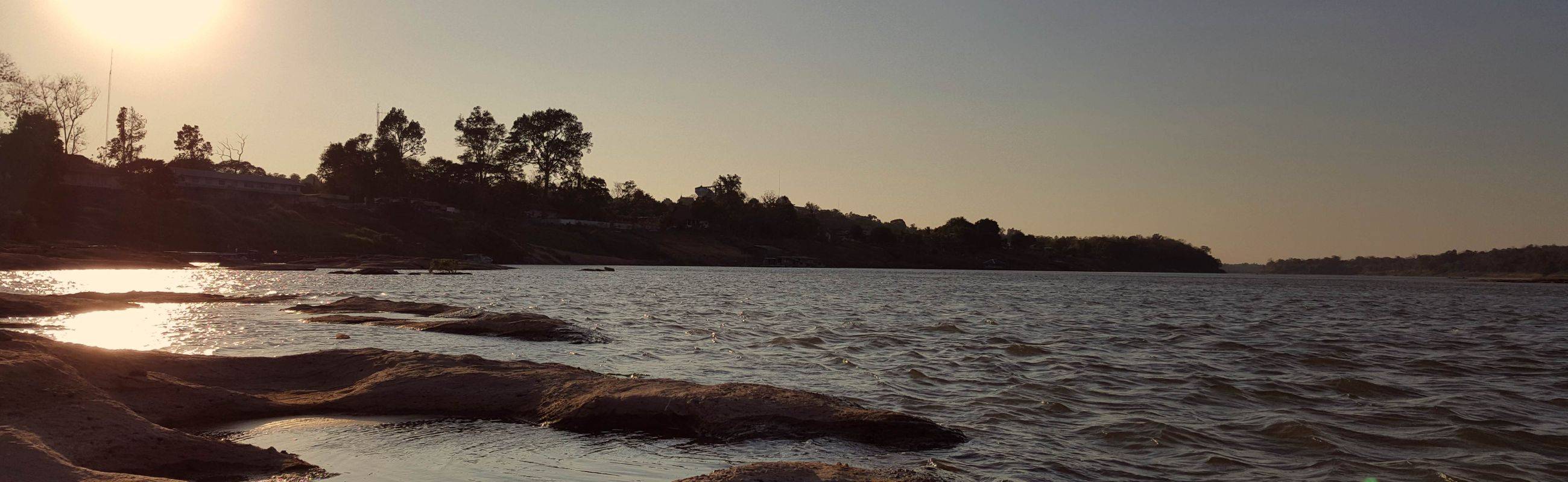 Explore Iconic Temples and Relax by The Mekong River