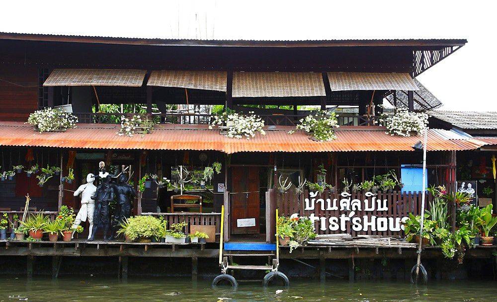 Artist house, secret local life in the middle of Bangkok