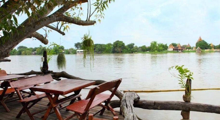 Explore The River By Boat to The Ancient City of Ayutthaya