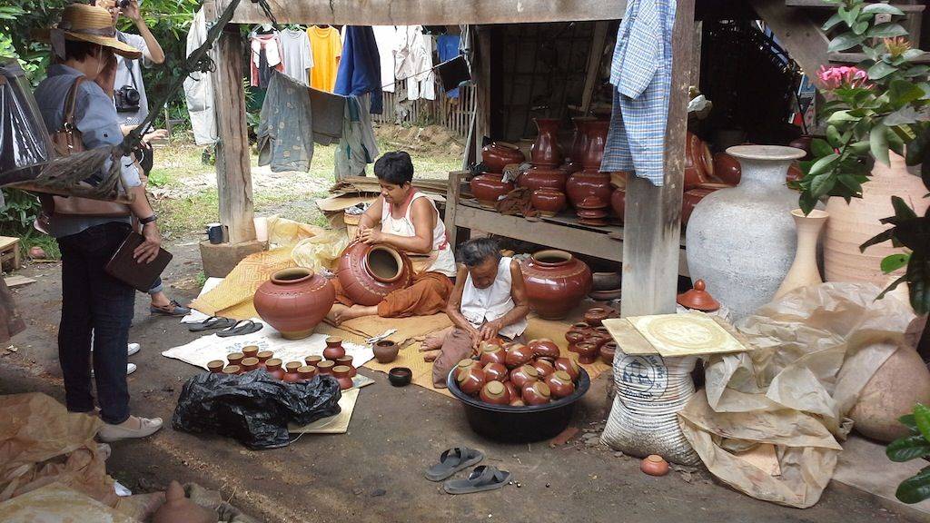 Learn Pottery & Wooden Handicraft D.I.Y. in Chiang Mai