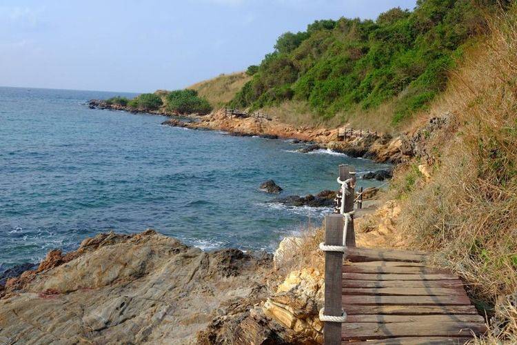 Trekking by The Sea & Enjoy the Sunset