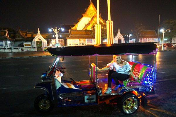 Bangkok Tuk Tuk Night Tours - 4 hours and include dinner