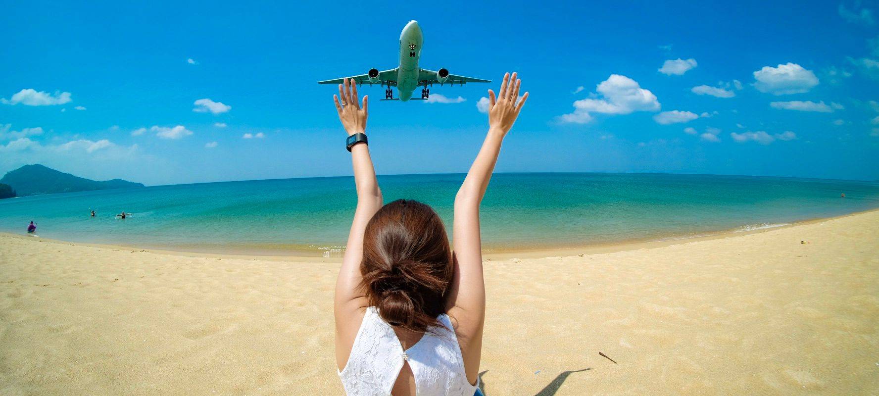 Unseen Spot!! Selfie with Airplane Landing Closely on Mai Khao Beach in Phuket