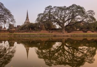 Explore The River By Boat to The Ancient City of Ayutthaya