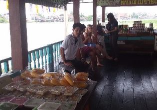 Private Boat Trip around Koh Kret Island