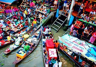 Amphawa Floating Market