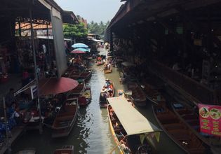 Damnoen Saduak Floating Market
