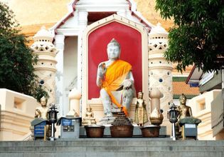 Go On a Train Tour To Kanchanaburi Province