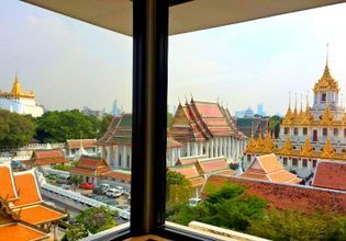 Massive view from Rattanakosin Exhibition Hall