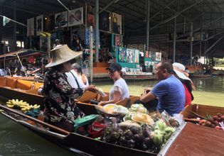 Damnoen Saduak Floating Market