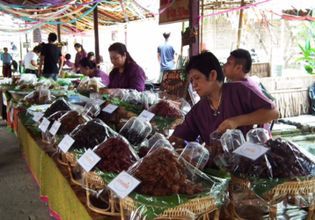 Explore the Spiritual Architecture on This Ayutthaya Temple Tour