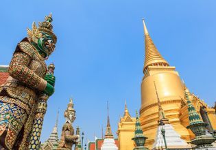 Beautiful Boat Trip around Bangkok
