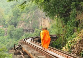 Explore The 'Deadly' Beautiful Kanchanaburi Historical Railway With a One-Day Tour