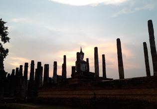 Tour Phitsanulok and Sukhothai Ancient City with A Local