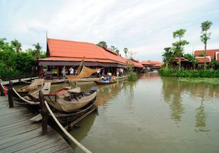 Ayutthaya City & Floating Market Tour