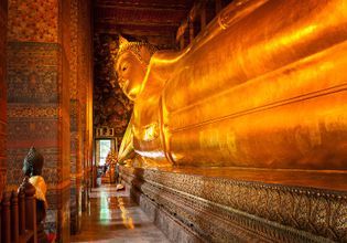 Beautiful Boat Trip around Bangkok