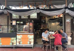 Explore the Bangkok Old Town: 4 Highlight Temples & 3 Market Zones