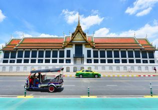 Take a Tour of Bangkok Most Iconic Temples