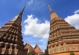 Beautiful Boat Trip around Bangkok