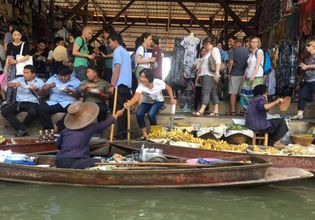 Damnoen Saduak Floating Market