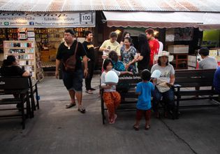 Visit a vintage market of a famous novel known as 'Thai Romeo & Juliet'