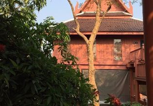 One day at the coolest floating market and the authentic railway market in Samut Songkram