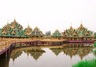 A relaxing day in Samut Prakarn, the city of navy