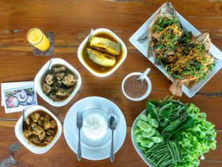 Khao Gaeng Pak Tai Jay Ta