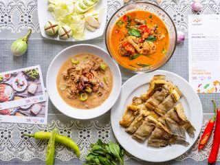 Roam Bang Pa-in Royal Palace, Gaze at the Great Buddha and Taste Local Lunch