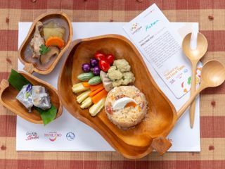 Tour Lopburi Historic Palace, Have Fun with Salted Eggs and Taste Homemade Meal