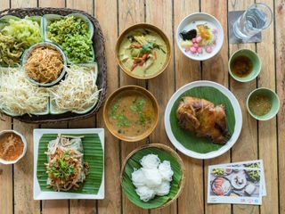 Jog and Walk Through Local Dreams: Lampang Old Town and Northern-Style Brunch