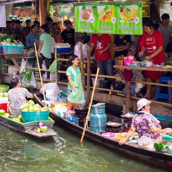 Khlong Lat Mayom Floating Market