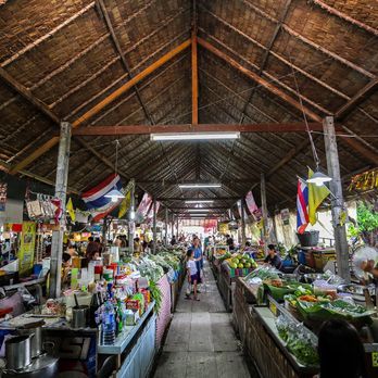 Khlong Lat Mayom Floating Market