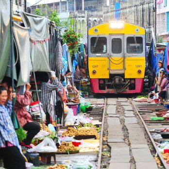 Maeklong Railway Market (3)