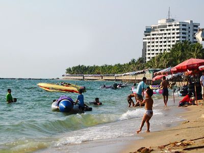 Bangsaen Beach Tour and Seafood Market!