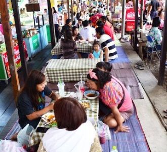 Bang Nam Phueng Floating Market day tour