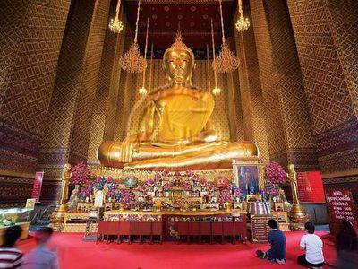 Visit 9 Must-See Temples around Rattanakosin Island