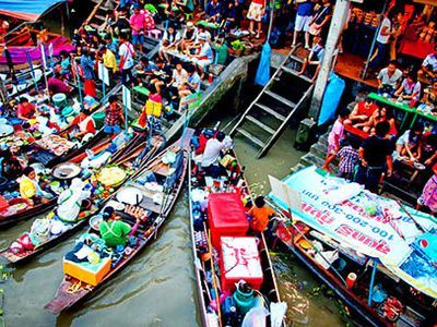 Amphawa Floating Market
