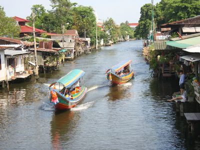 Thai Fun: Taling Chan Floating Market with Thai Puppet Show