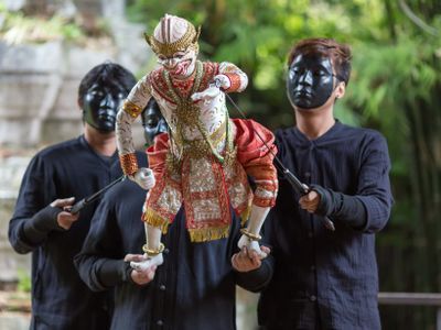 The Fifty Shades of Thonburi Area (Floating Market, Puppet Show, and More)