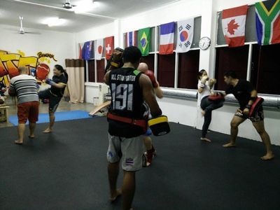 Let's do Muay Thai !