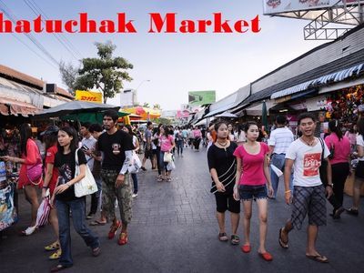 Touring Bangkok with Tuk Tuk Fun Ride!