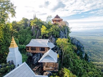 Unseen Thailand in Lampang - Remarkable temple on mountain