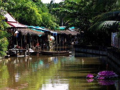 Bang Nam Phueng Floating Market day tour