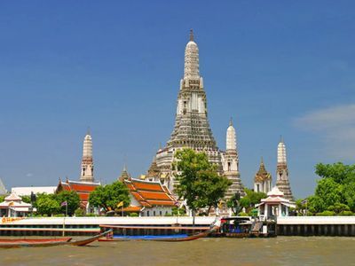 Visit 9 Must-See Temples around Rattanakosin Island