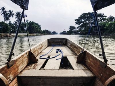 Long Tailed Boat