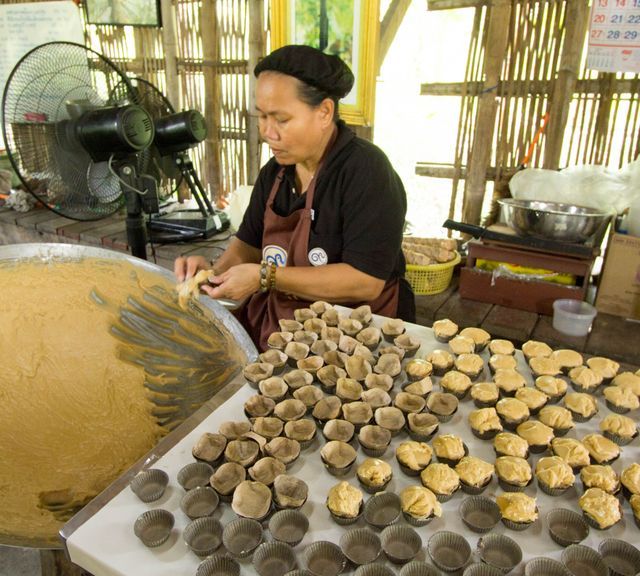 Explore beyond Popular Floating Markets